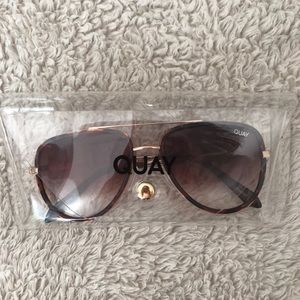 NWOT Quay sunglasses